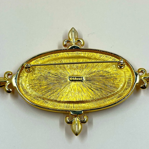 Vintage Monet Signed Gold and Burgundy Fleur De Lis Chunky Brooch - Picture 4 of 7